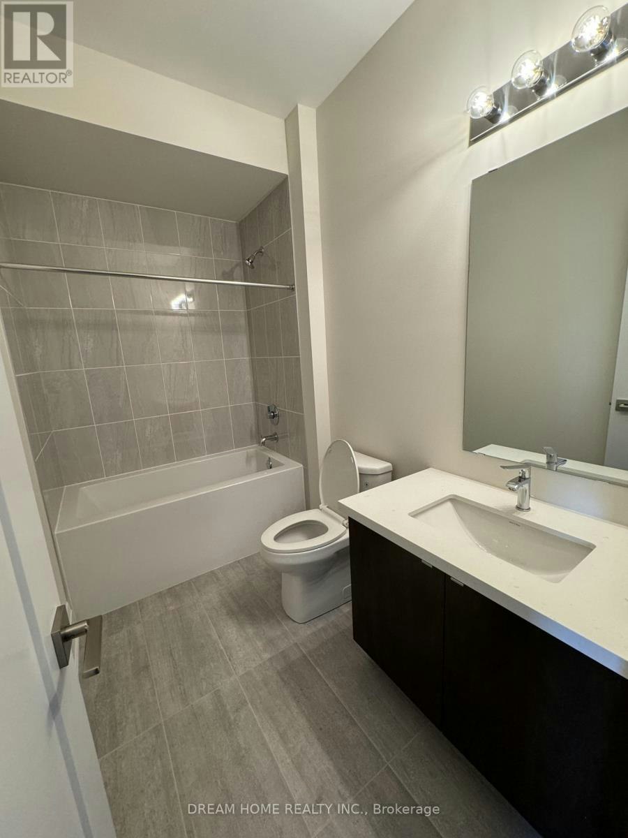 84 Tempel Street, Richmond Hill, ON, L4E 1K6 3