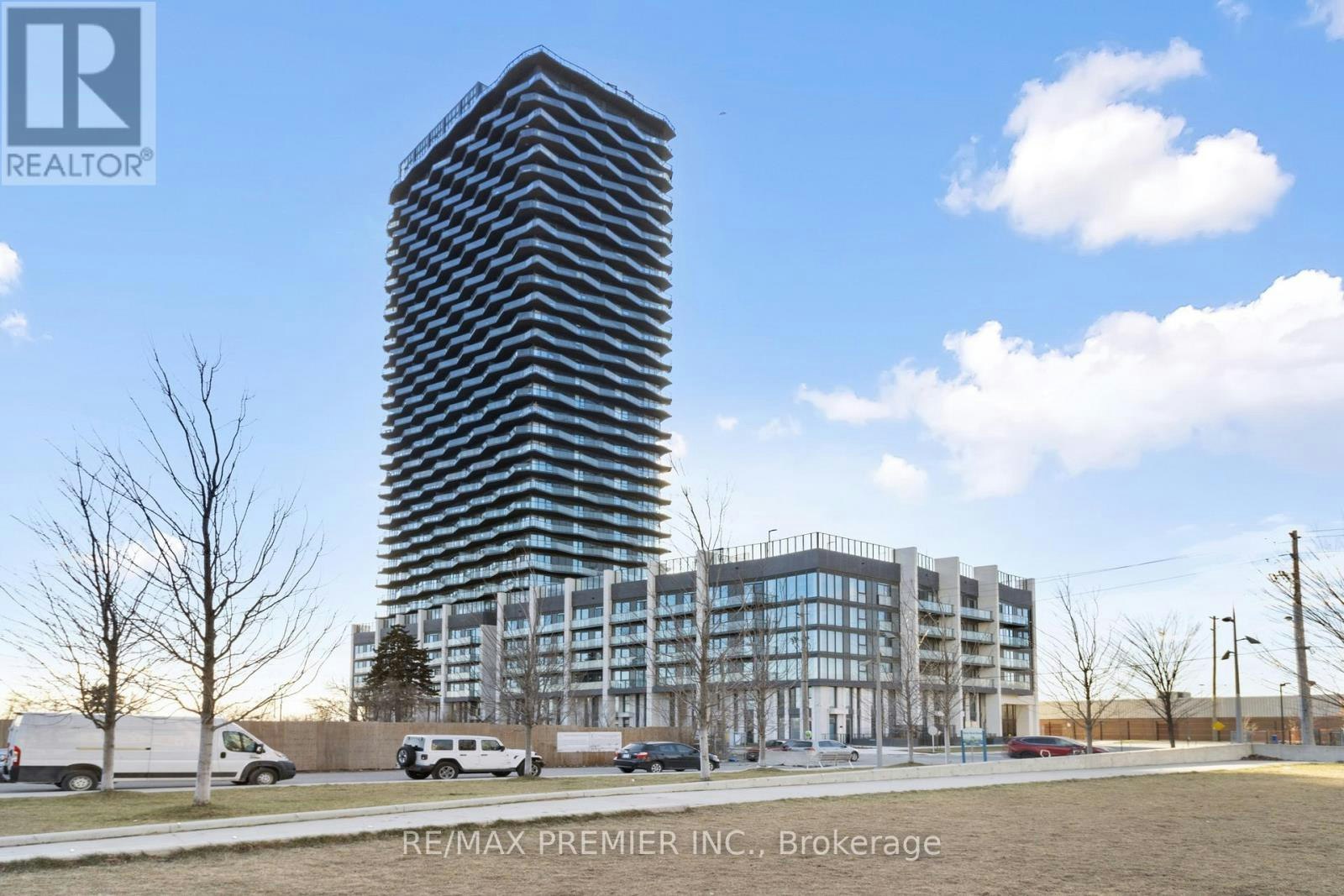 1007-36 Zorra Street, Toronto, ON, M8Z 0G5 - 2