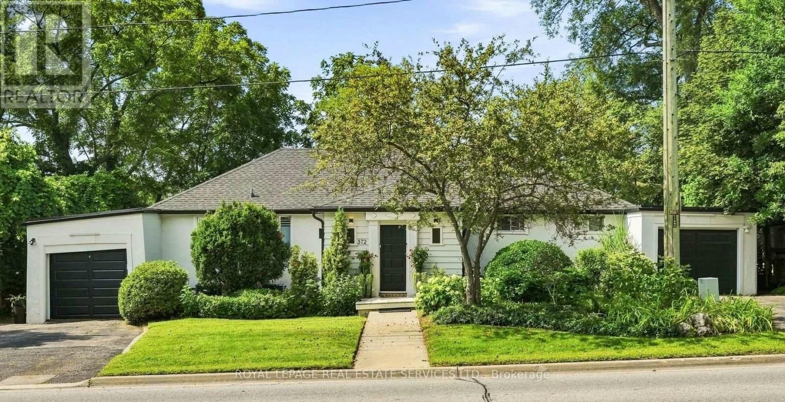372 Trafalgar Road, Oakville, ON, L6J 3H5 1
