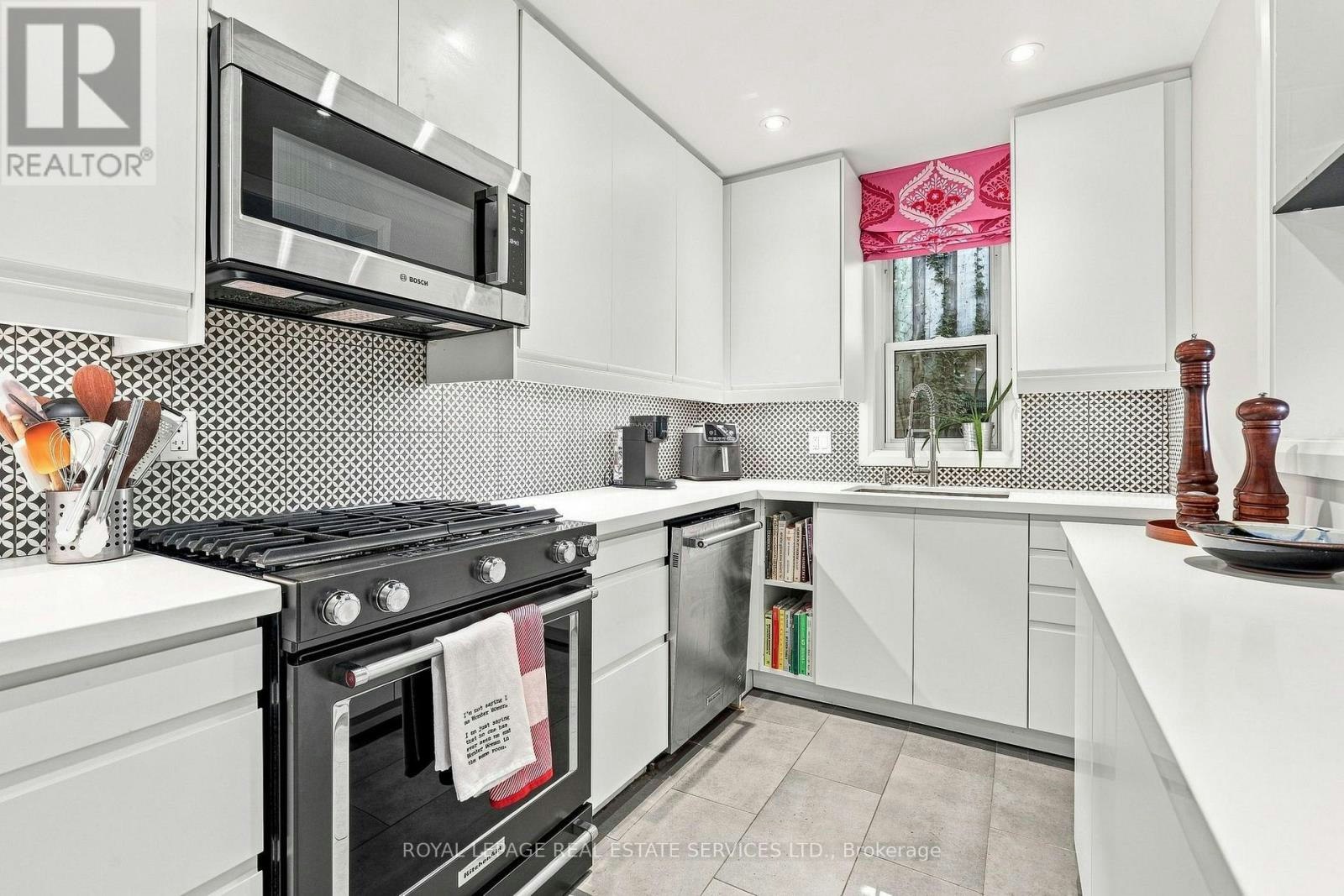372 Trafalgar Road, Oakville, ON, L6J 3H5 - 18
