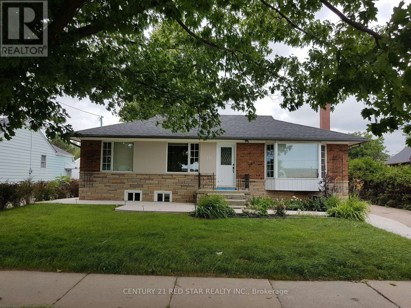 MAIN-235 Mary Street, Oakville, ON, L6K 1S5 1