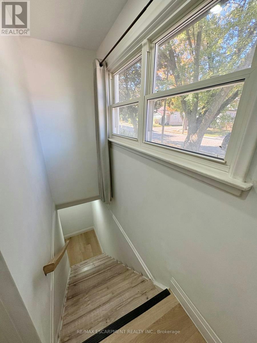 LOWER-292 Woodward Avenue, Milton, ON, L9T 1V2 - 4