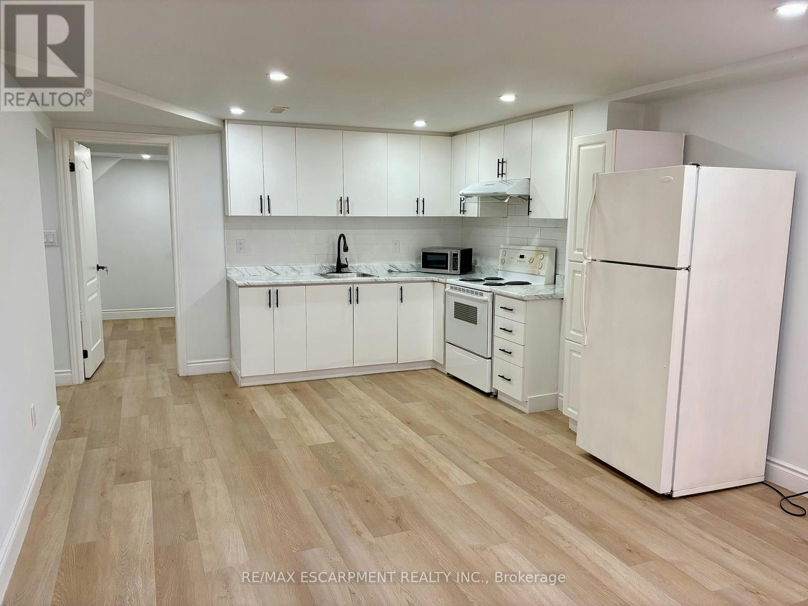 LOWER-292 Woodward Avenue, Milton, ON, L9T 1V2 - 7