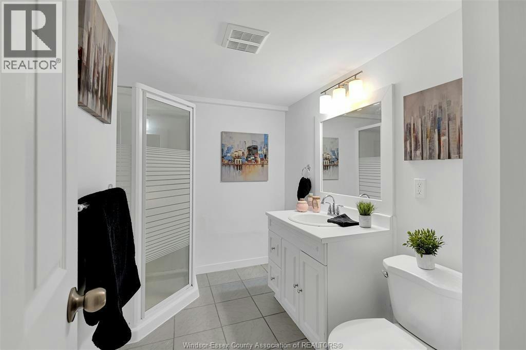 9260 Arncliffe Court, Windsor, ON, B8S 4J9 - 2