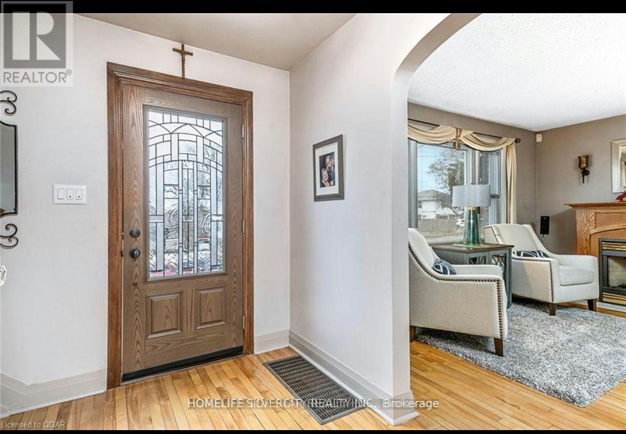 327 Victoria Avenue, Belleville, ON, K8N 2E2 - 2
