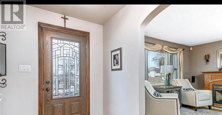 327 Victoria Avenue, Belleville, ON, K8N 2E2 - 2