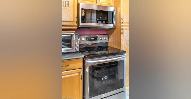 327 Victoria Avenue, Belleville, ON, K8N 2E2 - 4
