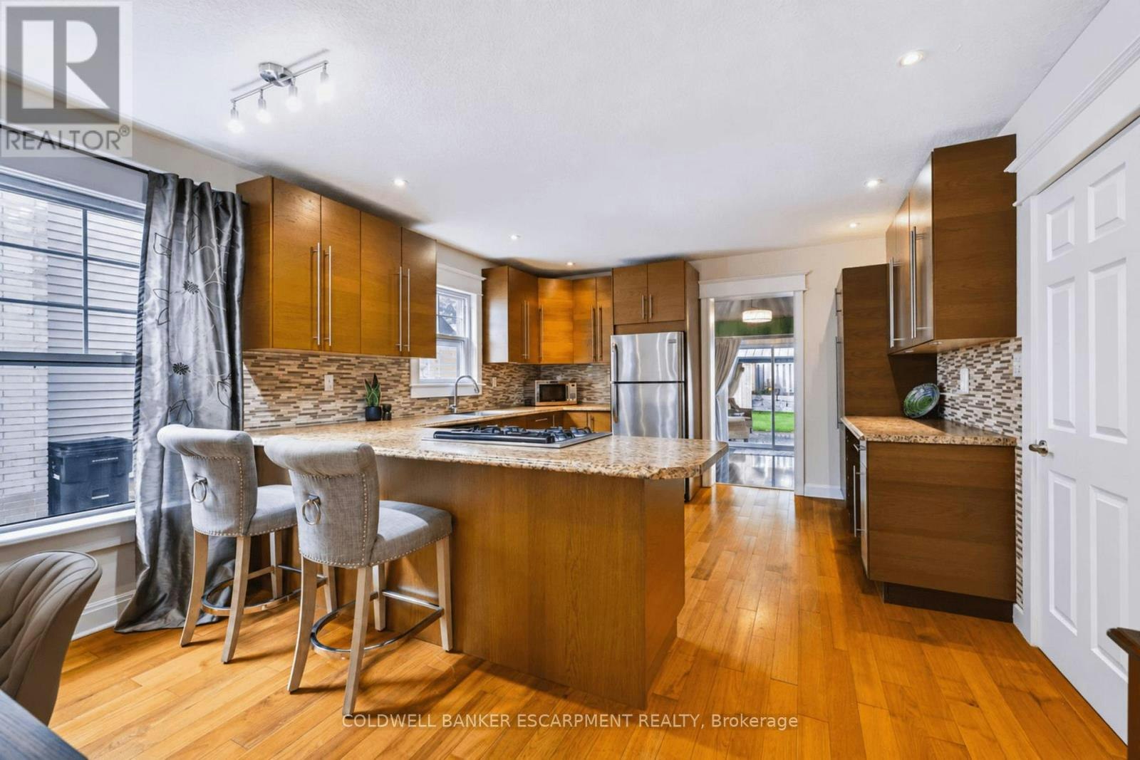 18 Lowrey Avenue N, Cambridge, ON, N1R 5A2
