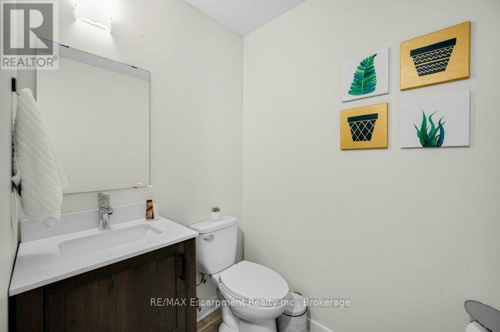 107-66 Bay Street S, Hamilton, ON, L8P 4Z6 - 8