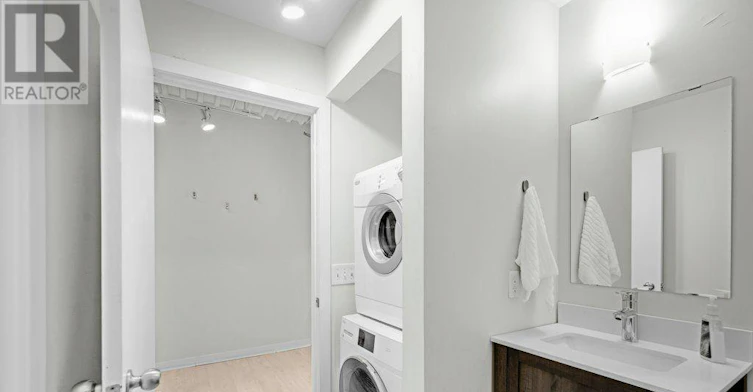 107-66 Bay Street S, Hamilton, ON, L8P 4Z6 - 9