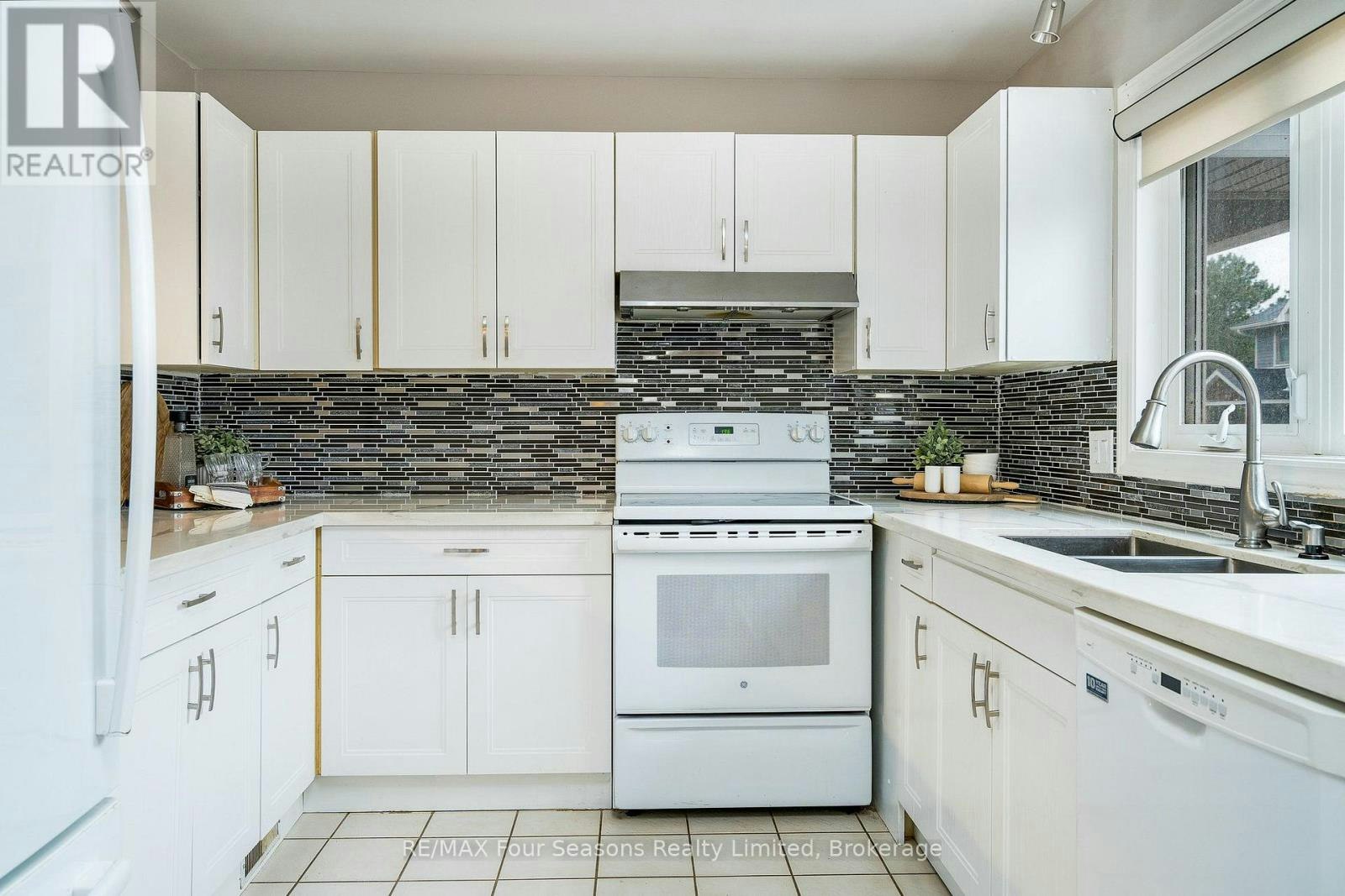 25 Starboard Road, Collingwood, ON, L9Y 5C8 - 22