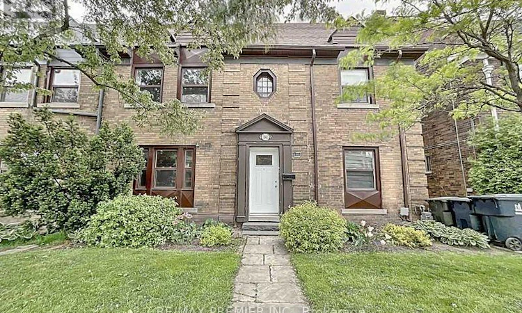 1342 Avenue Road