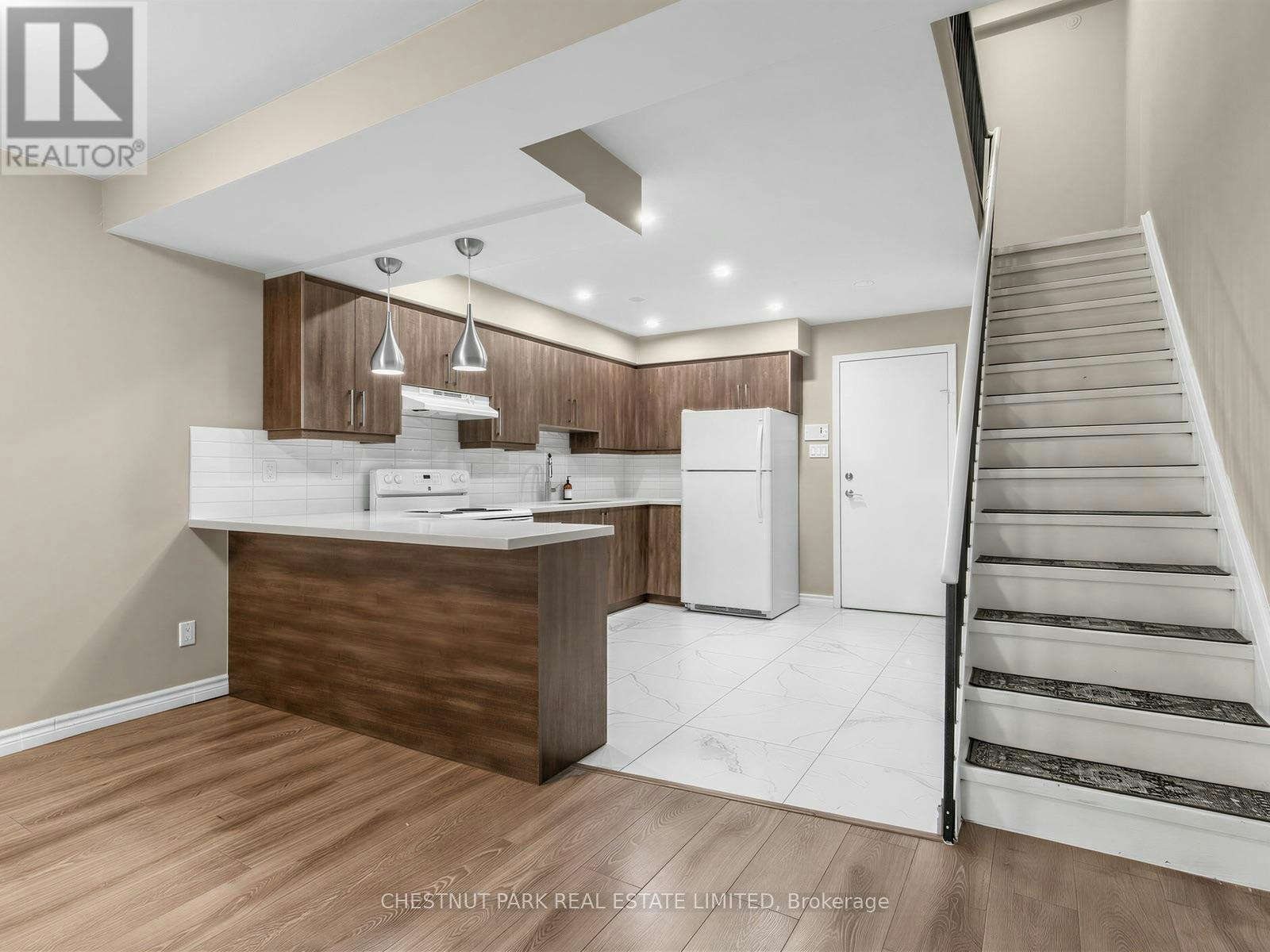 2-880 Broadview Avenue, Toronto, ON, M4K 2R1 - 3