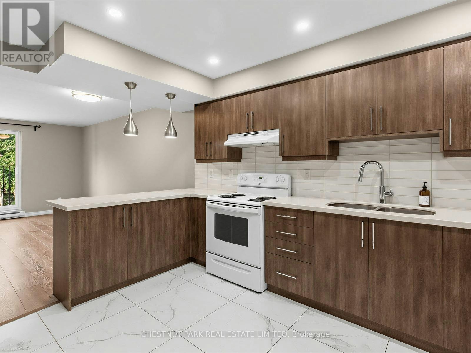 2-880 Broadview Avenue, Toronto, ON, M4K 2R1 - 7