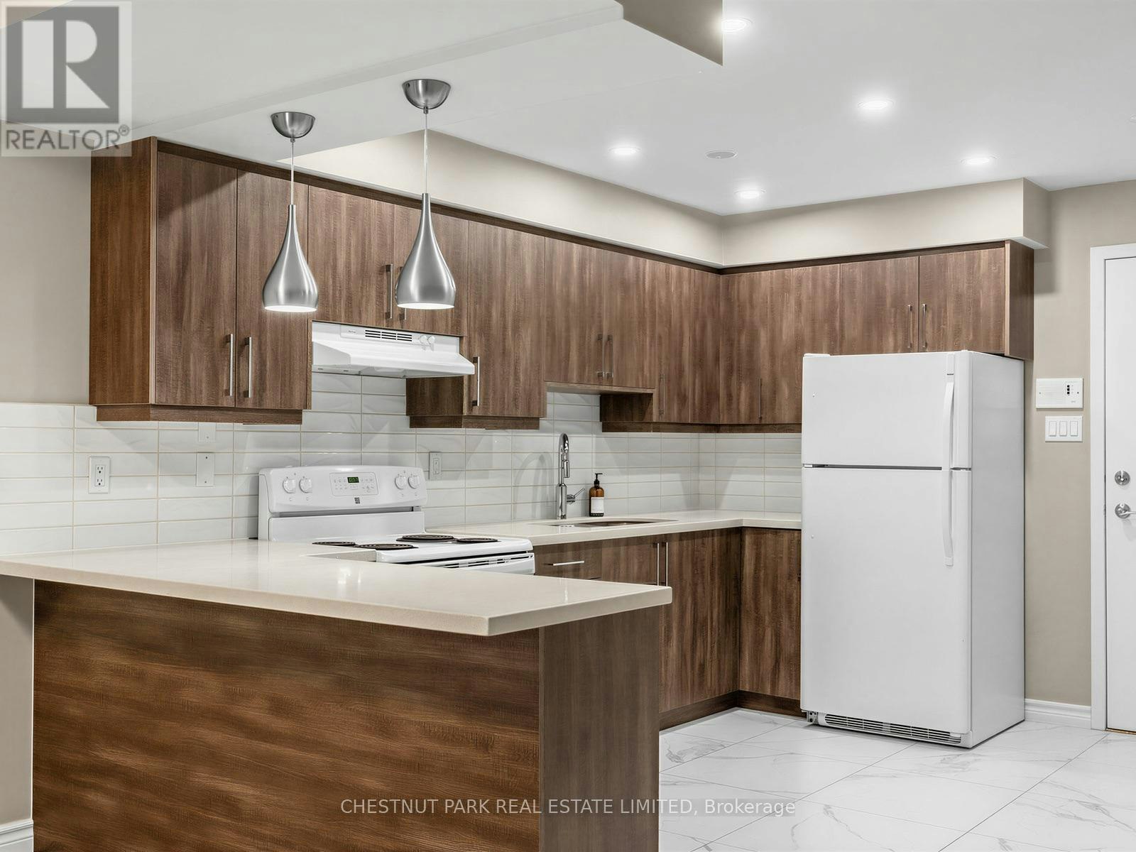 2-880 Broadview Avenue, Toronto, ON, M4K 2R1 - 4