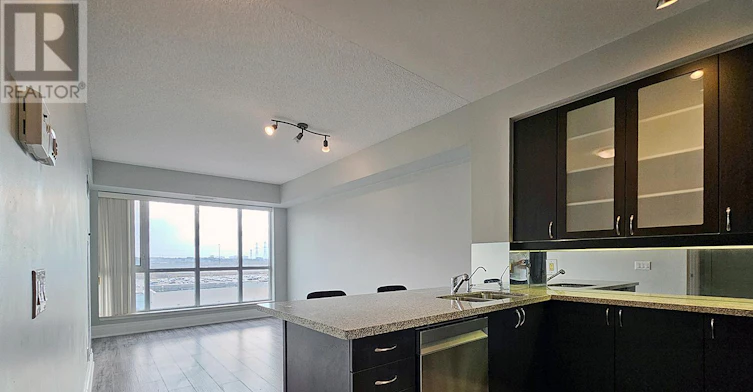 607-57 Upper Duke Crescent, Markham, ON, L6G 0B9 - 6