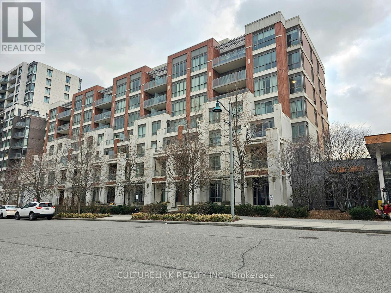 607-57 Upper Duke Crescent, Markham, ON, L6G 0B9 1