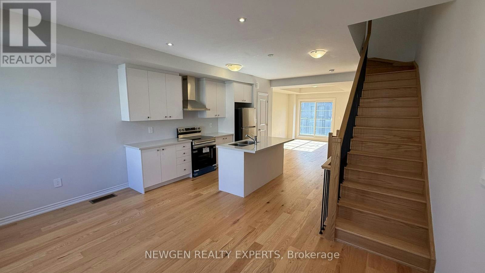 5882 Saigon Street, Mississauga, ON, L5V 0E9 - 6