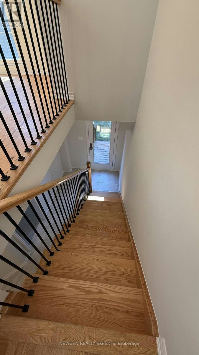 5882 Saigon Street, Mississauga, ON, L5V 0E9 - 16