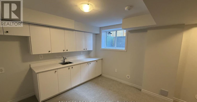 5882 Saigon Street, Mississauga, ON, L5V 0E9 - 42