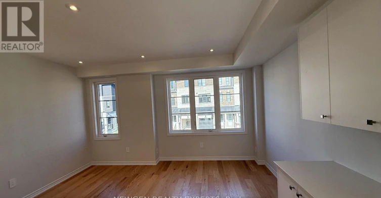 5882 Saigon Street, Mississauga, ON, L5V 0E9 - 11