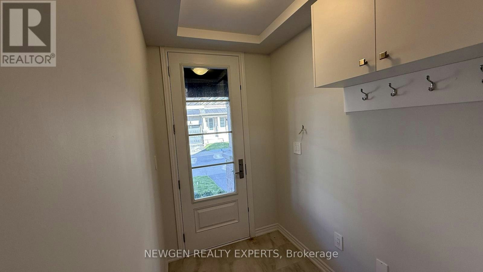5882 Saigon Street, Mississauga, ON, L5V 0E9 - 4
