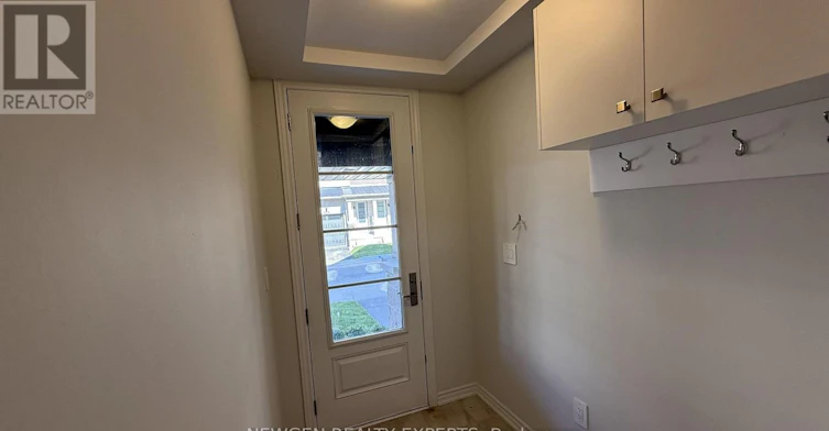 5882 Saigon Street, Mississauga, ON, L5V 0E9 - 4