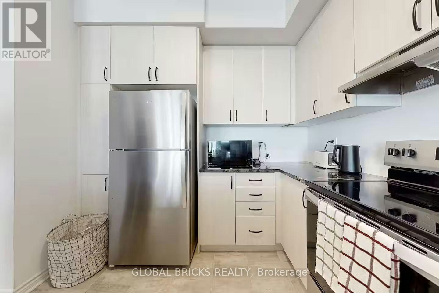 5110 Vetere Street, Mississauga, ON, L5M 2S8 - 4
