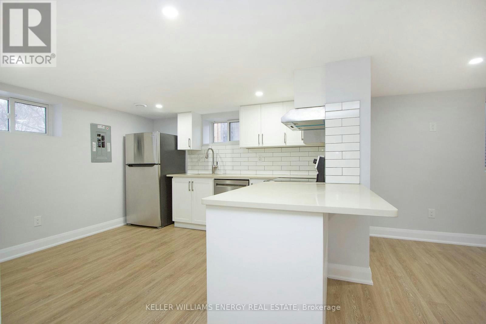 LOWER-574 Olive Avenue, Oshawa, ON, L1H 2R3 - 3