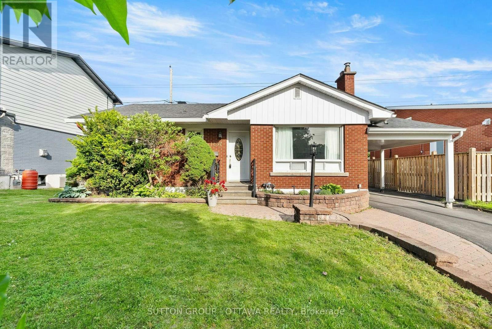 1237 Whitmore Avenue, Ottawa, ON, K2C 2N6