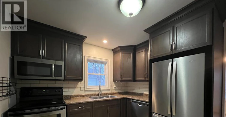 ROOM 1-41 Alexandra, Chatham-Kent, ON, N7M 1X9 - 9