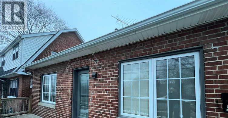 ROOM 1-41 Alexandra, Chatham-Kent, ON, N7M 1X9 - 2