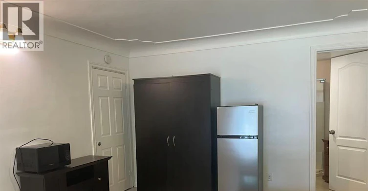 ROOM 1-787 Campbell, Windsor, ON, N9B 2H6 - 3