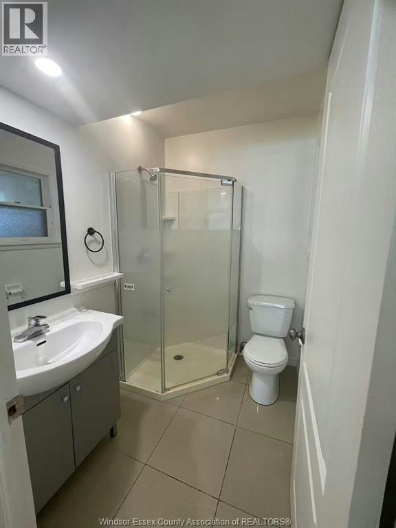 ROOM 1-787 Campbell, Windsor, ON, N9B 2H6 - 4