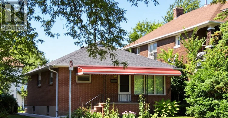 ROOM 1-787 Campbell, Windsor, ON, N9B 2H6