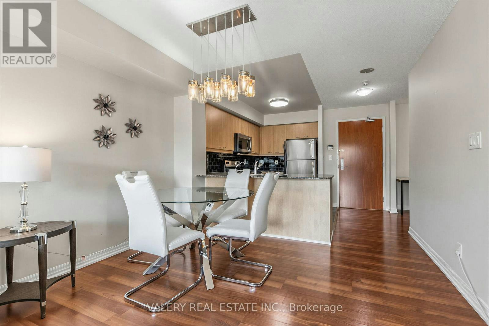 214-1403 Royal York Road, Toronto, ON, M9P 0A1 - 2