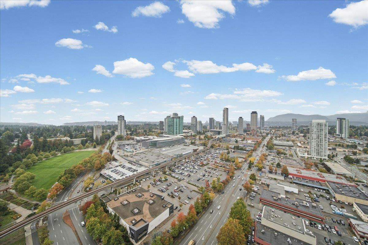 2701-13618 100 Avenue, Surrey, BC, V3T 0A8 - 27