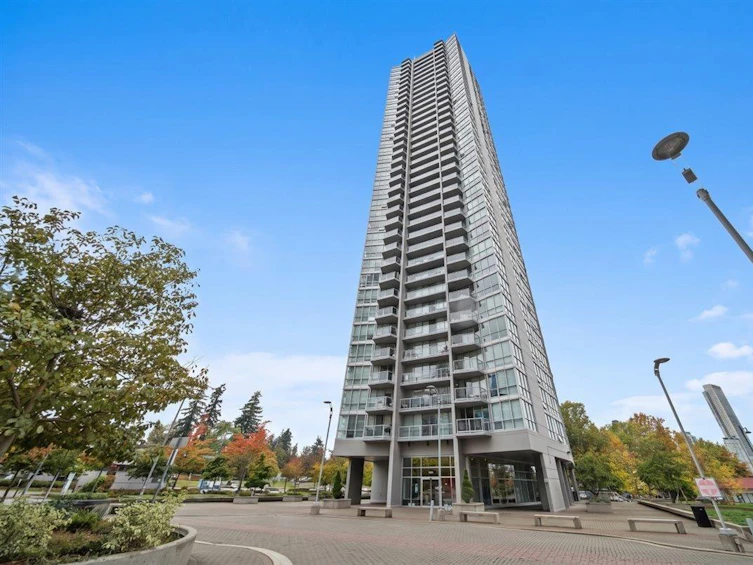 2701-13618 100 Avenue, Surrey, BC, V3T 0A8
