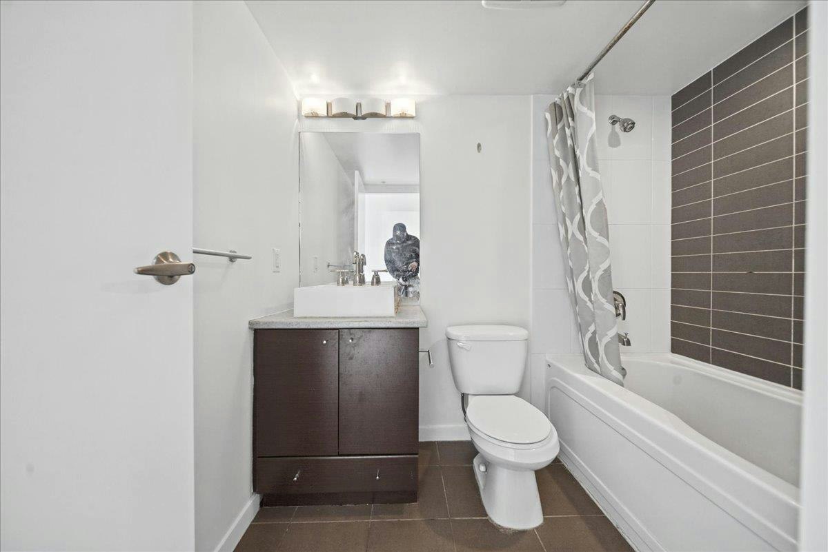 2701-13618 100 Avenue, Surrey, BC, V3T 0A8 - 12