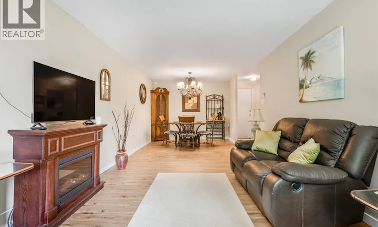 211-150 Park Avenue East