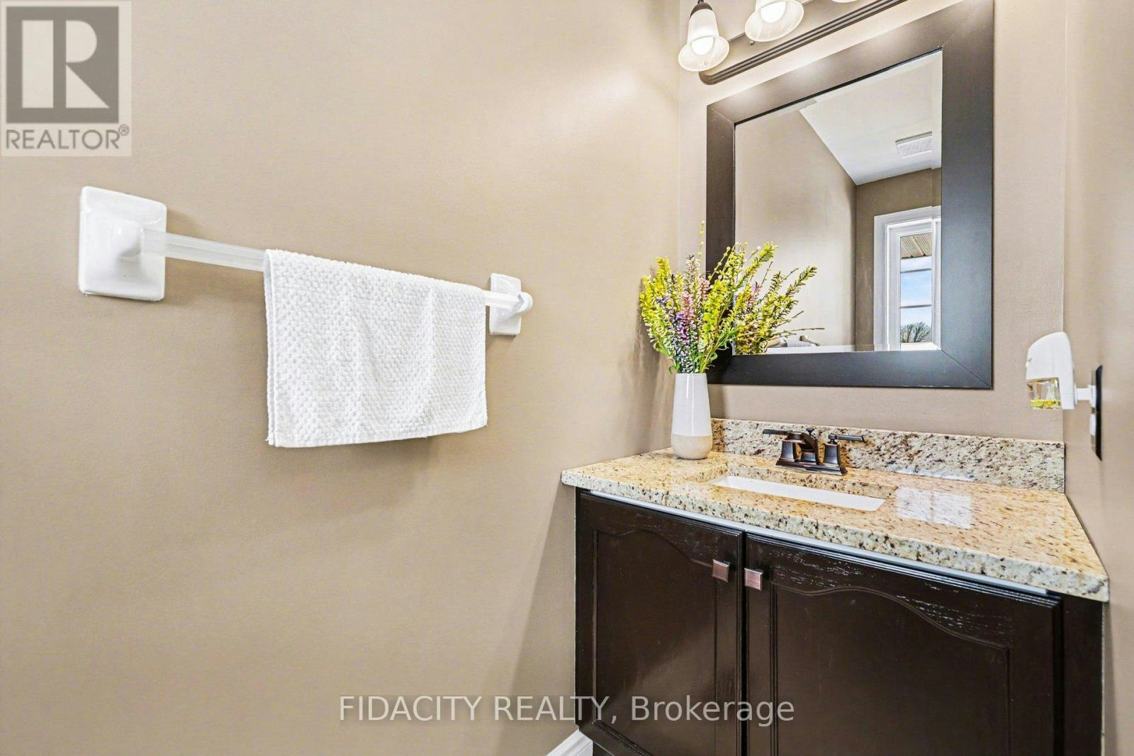 21 Ridge Drive WEST, Ottawa, ON, K2S 1S4 - 17