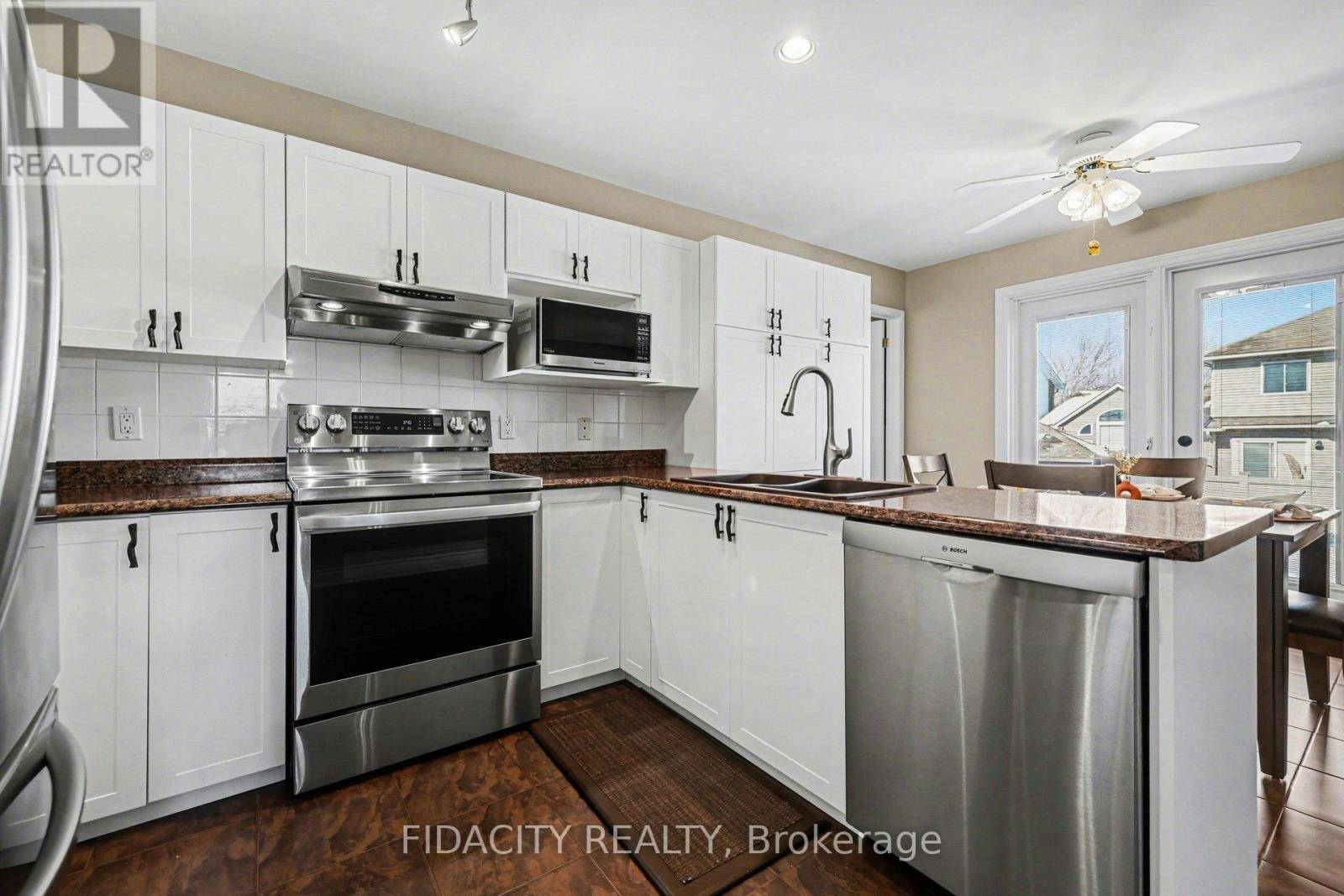 21 Ridge Drive WEST, Ottawa, ON, K2S 1S4 - 10