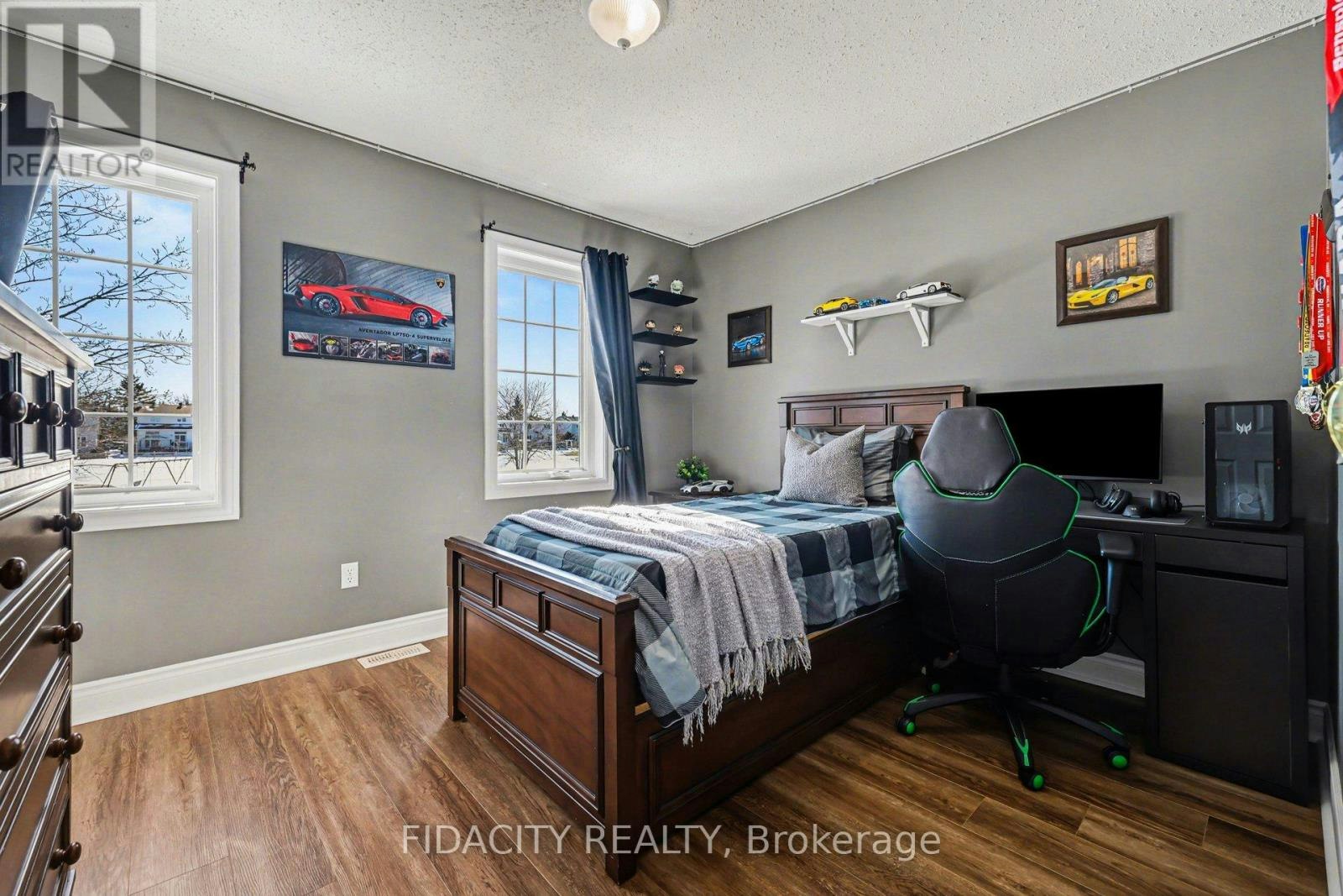 21 Ridge Drive WEST, Ottawa, ON, K2S 1S4 - 23