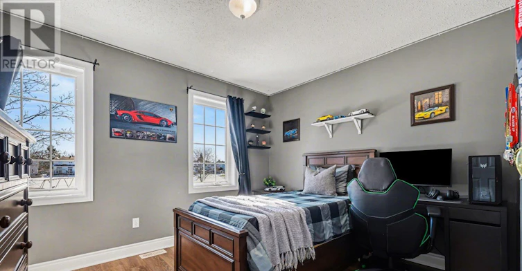21 Ridge Drive WEST, Ottawa, ON, K2S 1S4 - 23
