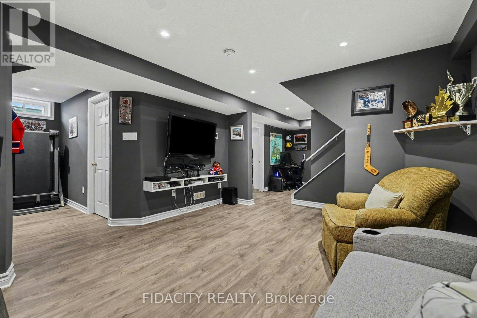 21 Ridge Drive WEST, Ottawa, ON, K2S 1S4 - 27