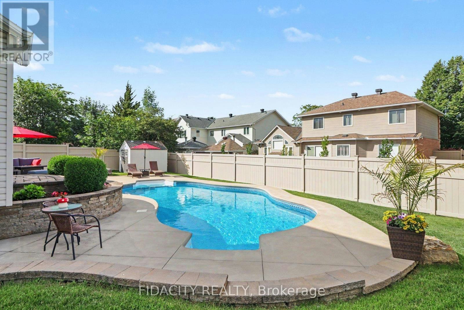 21 Ridge Drive WEST, Ottawa, ON, K2S 1S4 - 32