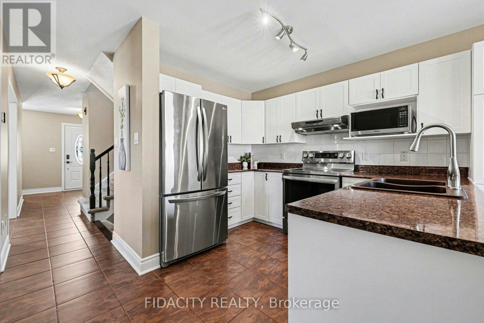 21 Ridge Drive WEST, Ottawa, ON, K2S 1S4 - 9