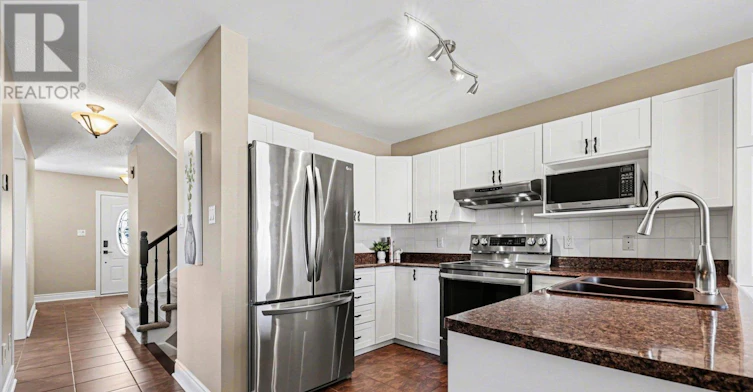 21 Ridge Drive WEST, Ottawa, ON, K2S 1S4 - 9