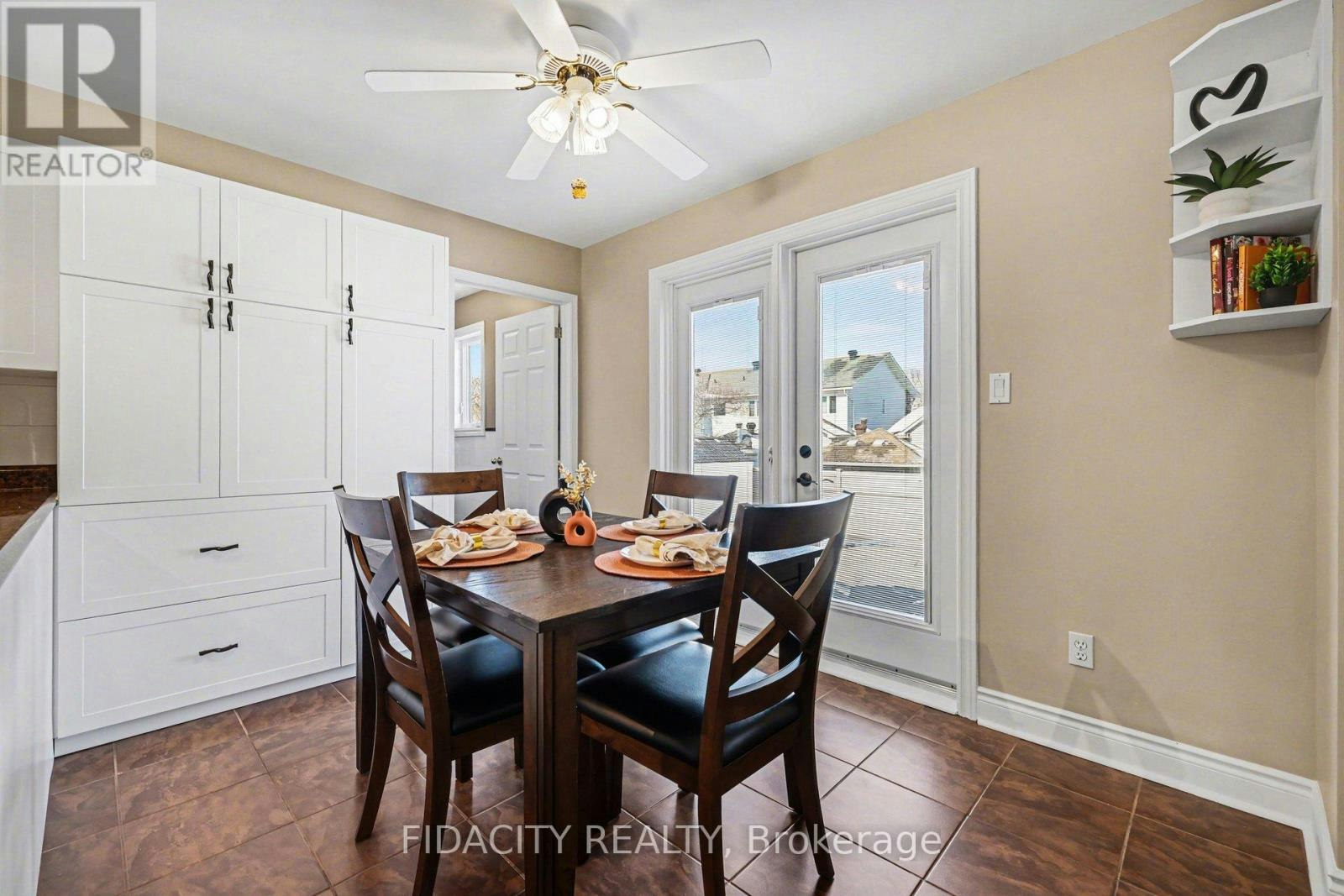 21 Ridge Drive WEST, Ottawa, ON, K2S 1S4 - 11