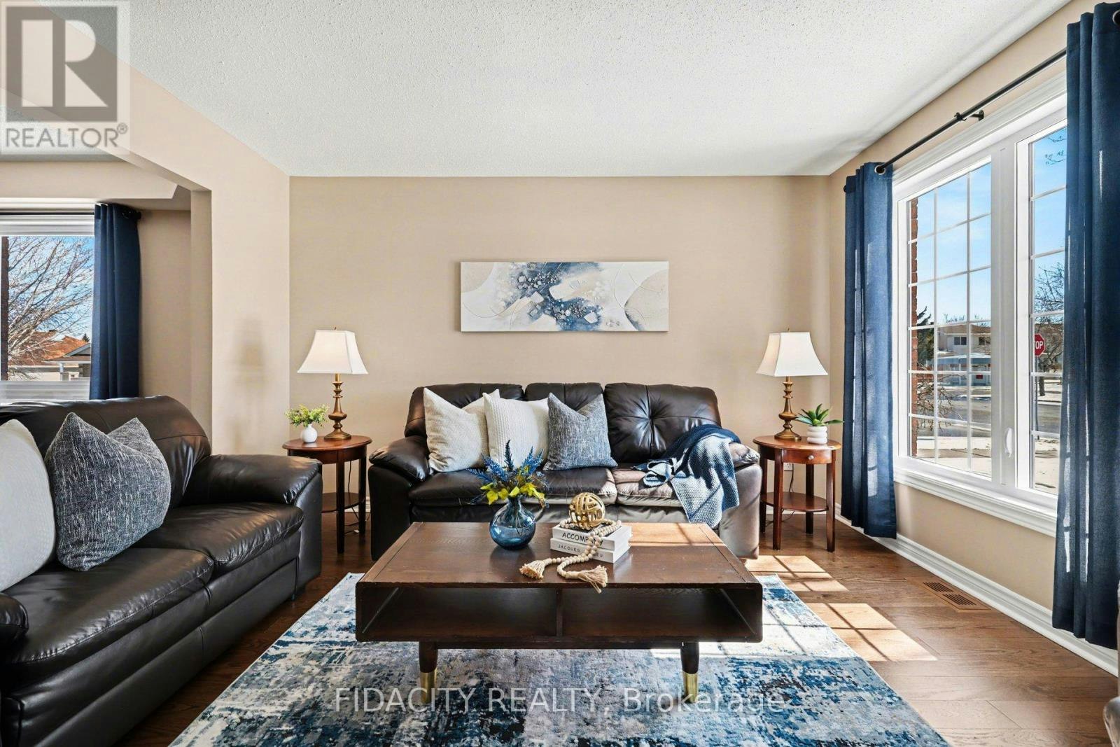 21 Ridge Drive WEST, Ottawa, ON, K2S 1S4 5